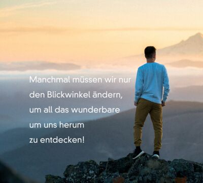 Integralis Workshops und Seminare - Mann steht auf hohem Felsen - Sinnbild zur Reise zu einem gut gelebten Leben